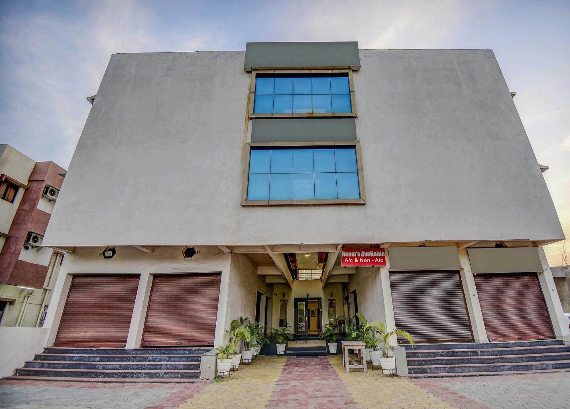 Hotel O Plus Corporate One Khapa  Екстер'єр фото