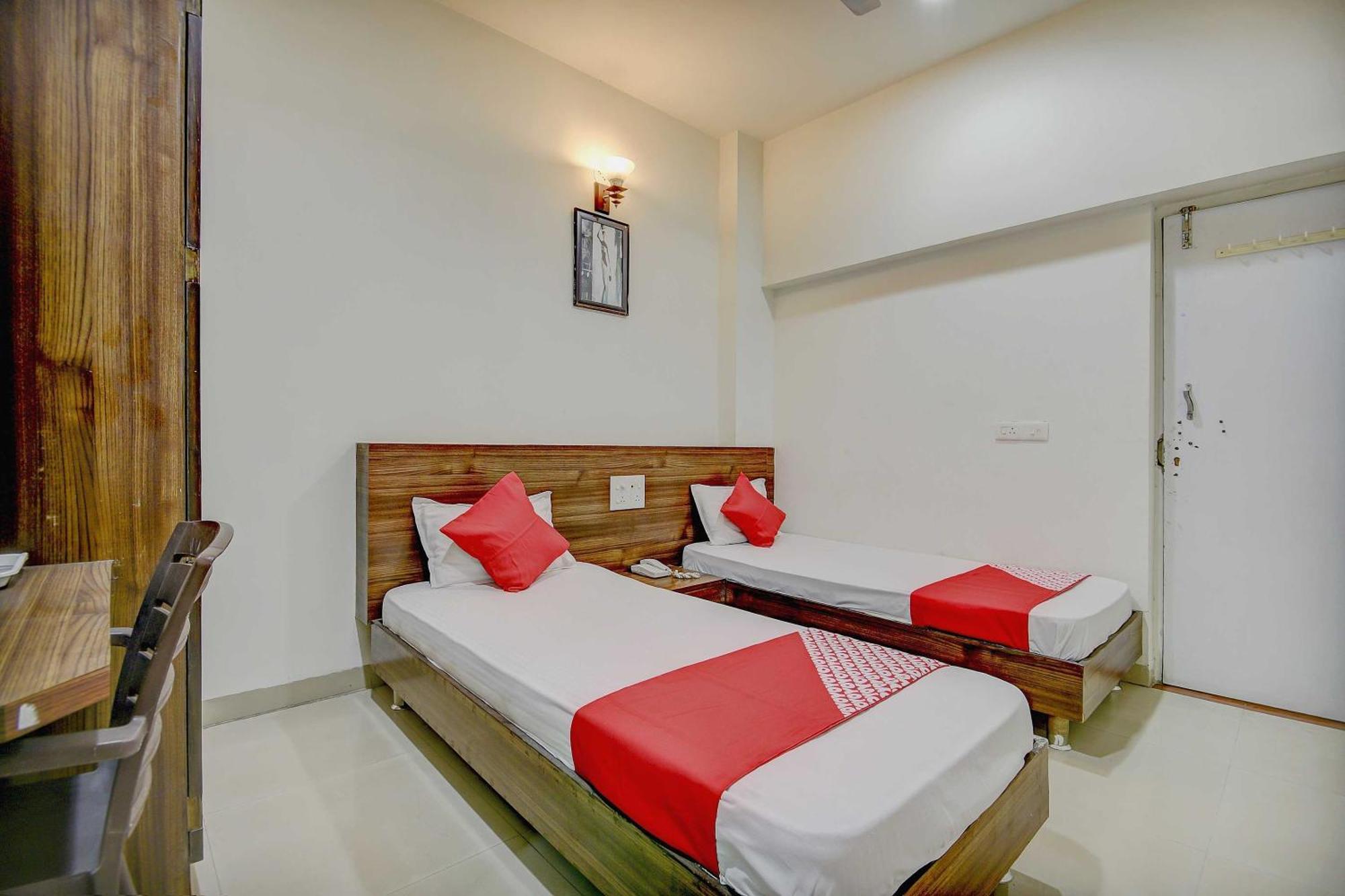 Hotel O Plus Corporate One Khapa  Екстер'єр фото