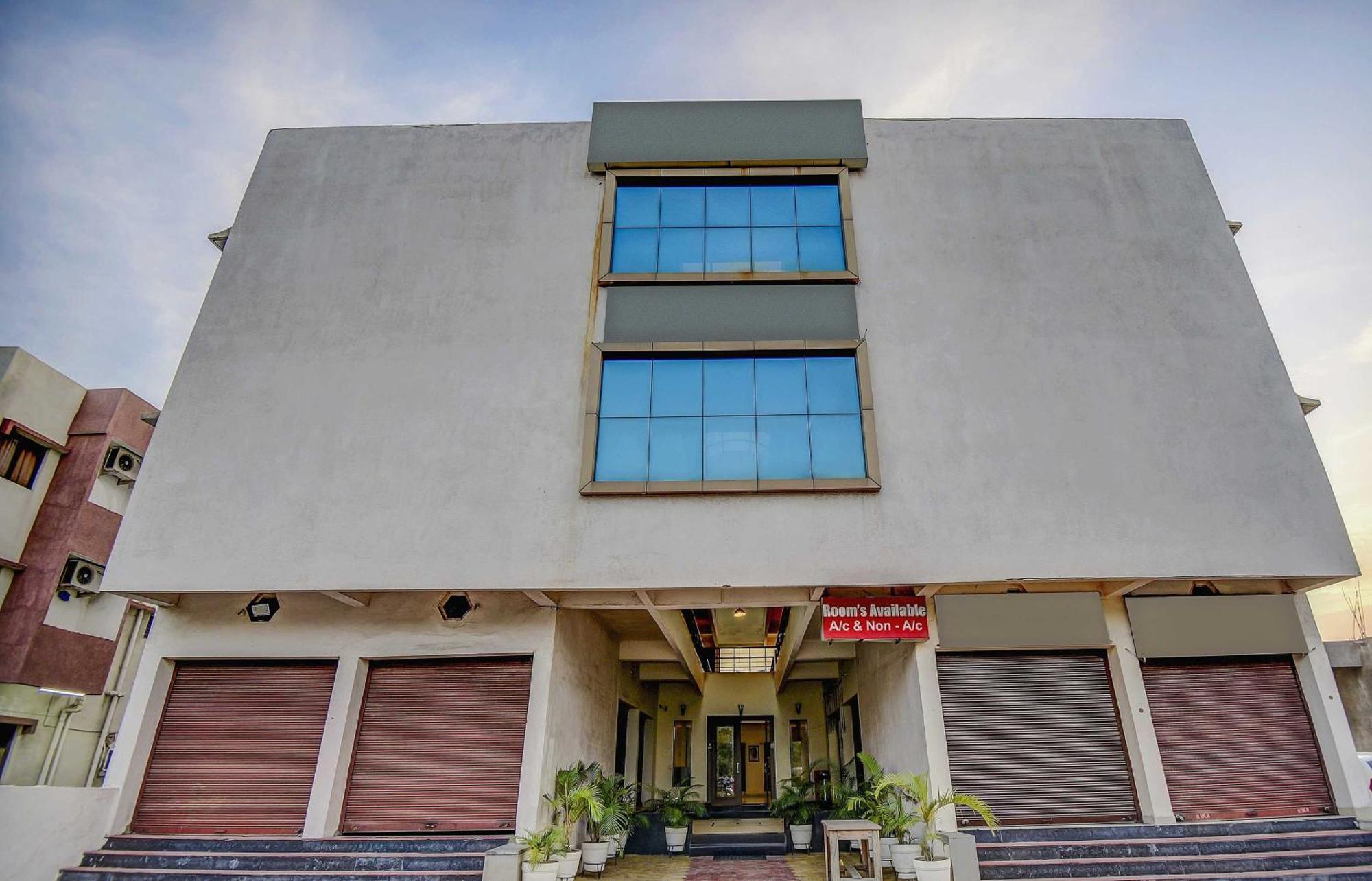 Hotel O Plus Corporate One Khapa  Екстер'єр фото
