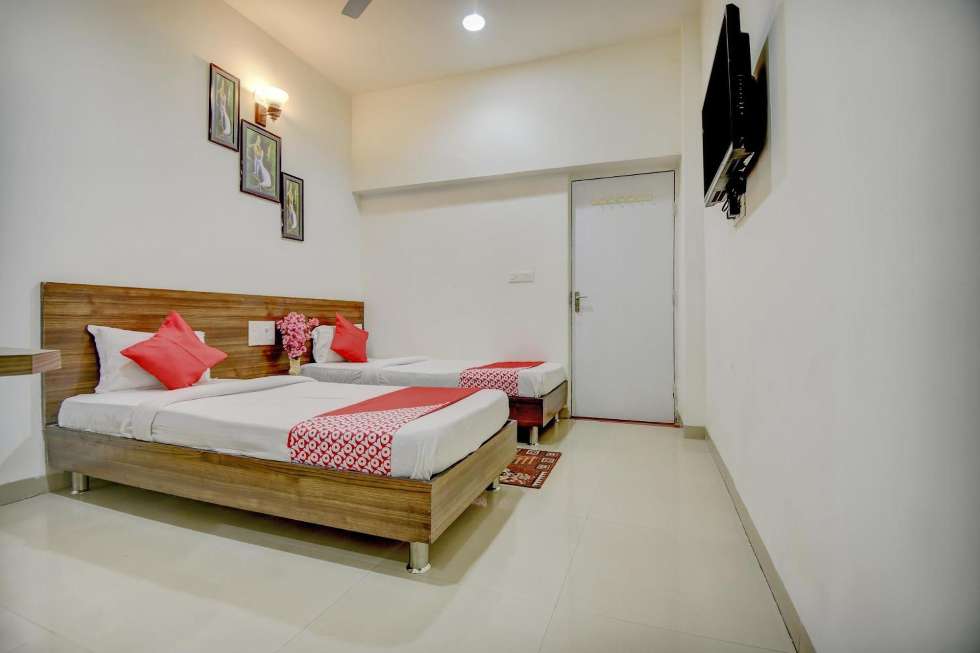Hotel O Plus Corporate One Khapa  Екстер'єр фото